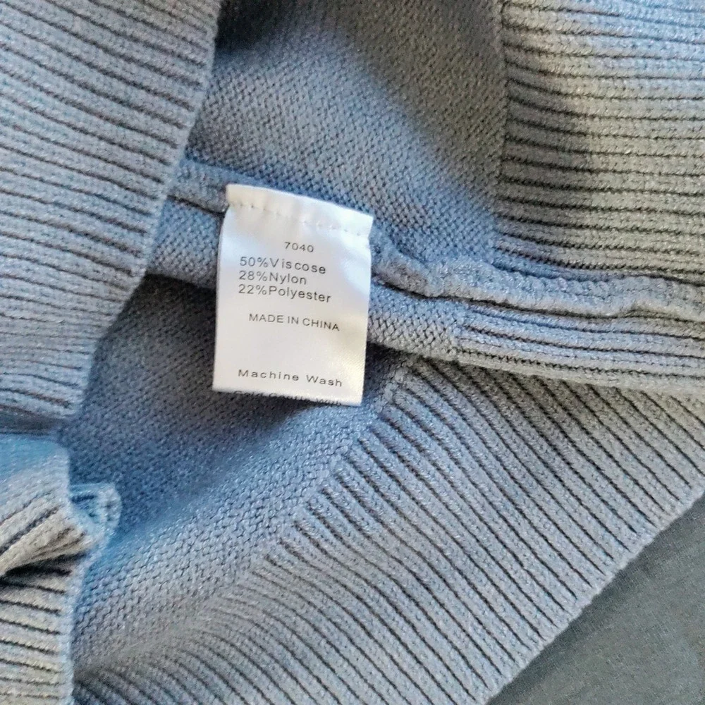 BTFBM‎ Women M 1/4 Button Blue Ruffle Neck & Cuff Knit Preppy Casual Sweater Y2K